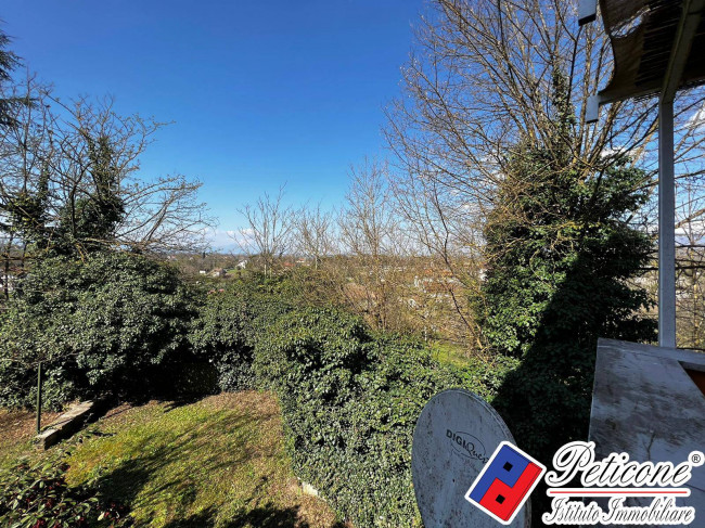 VILLA PRESTIGIOSA IMMERSA NEL VERDE