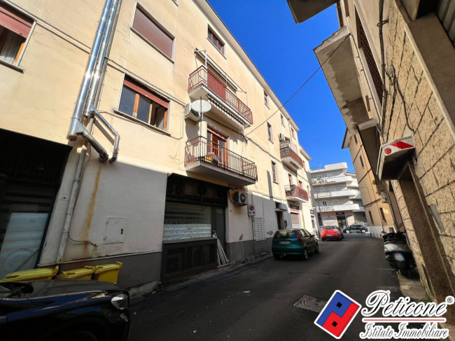 AMPIO APPARTAMENTO al 2° PIANO in PIENO CENTRO