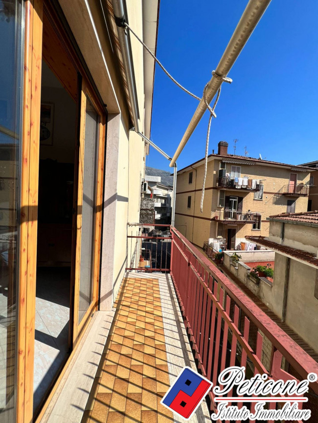 AMPIO APPARTAMENTO al 2° PIANO in PIENO CENTRO