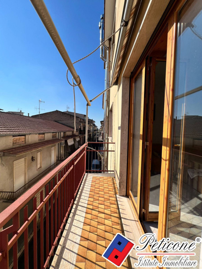 AMPIO APPARTAMENTO al 2° PIANO in PIENO CENTRO