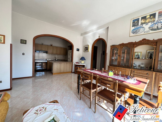 AMPIO APPARTAMENTO al 2° PIANO in PIENO CENTRO