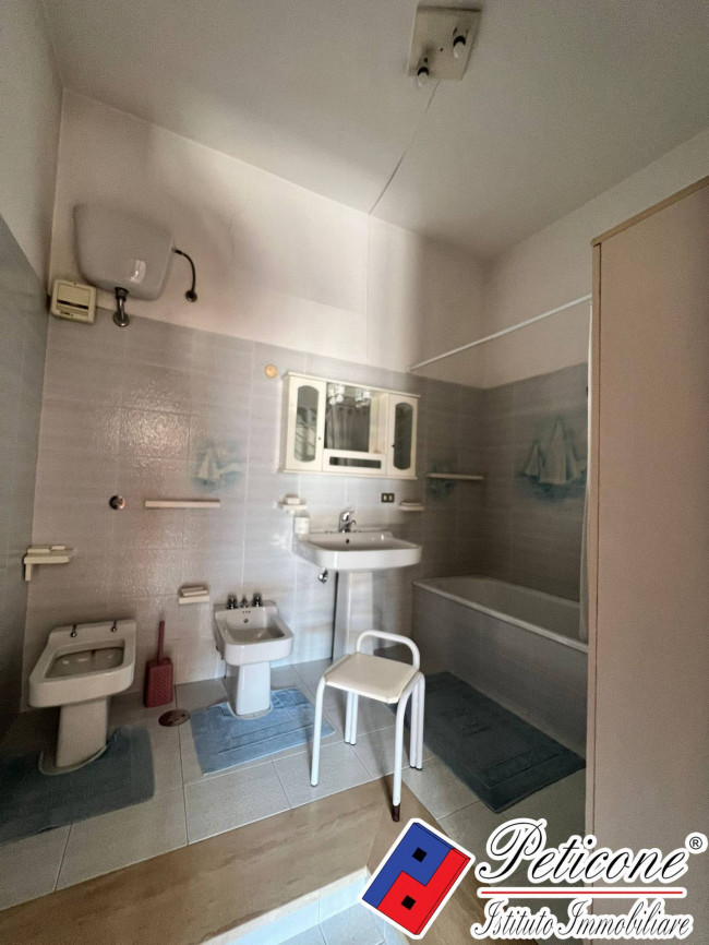 AMPIO APPARTAMENTO al 2° PIANO in PIENO CENTRO