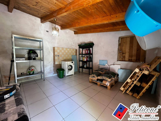 VILLA UNICA IMMERSA NEL VERDE
