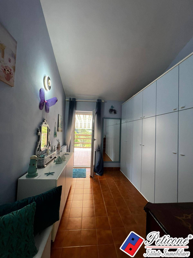 VILLA UNICA IMMERSA NEL VERDE