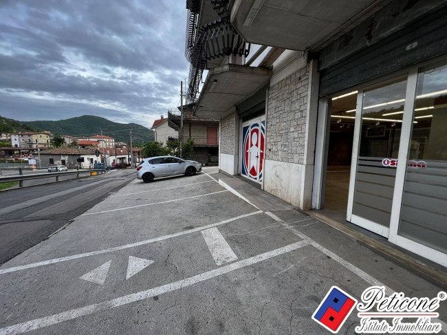 AMPIO LOCALE ADATTO A VARIE ATTIVITA'