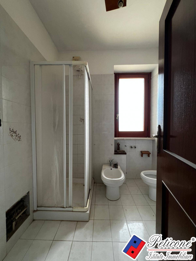 PERFETTA ABITAZIONE PER INVESTIMENTO CON TERRENO IDONEO PER COSTRUZIONE SERRE