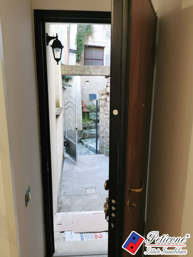 Appartamento Ristrutturato con Corte Comune