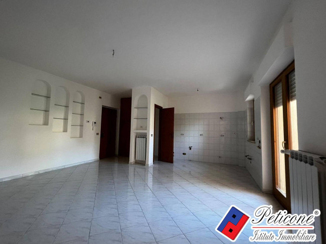 APPARTAMENTO 1°PIANO con POSTO AUTO, MAGAZZINO e ASCENSORE