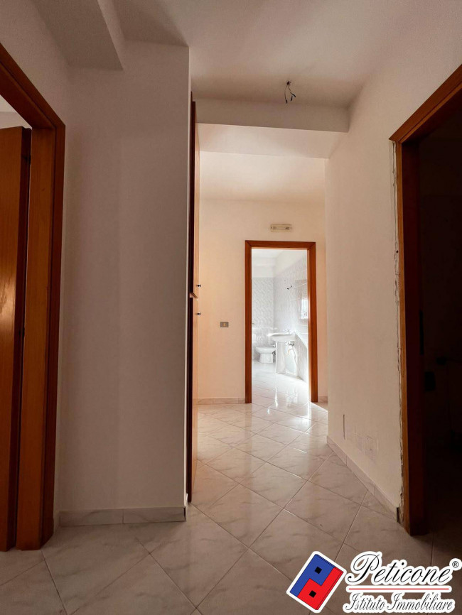 APPARTAMENTO 1°PIANO con POSTO AUTO, MAGAZZINO e ASCENSORE
