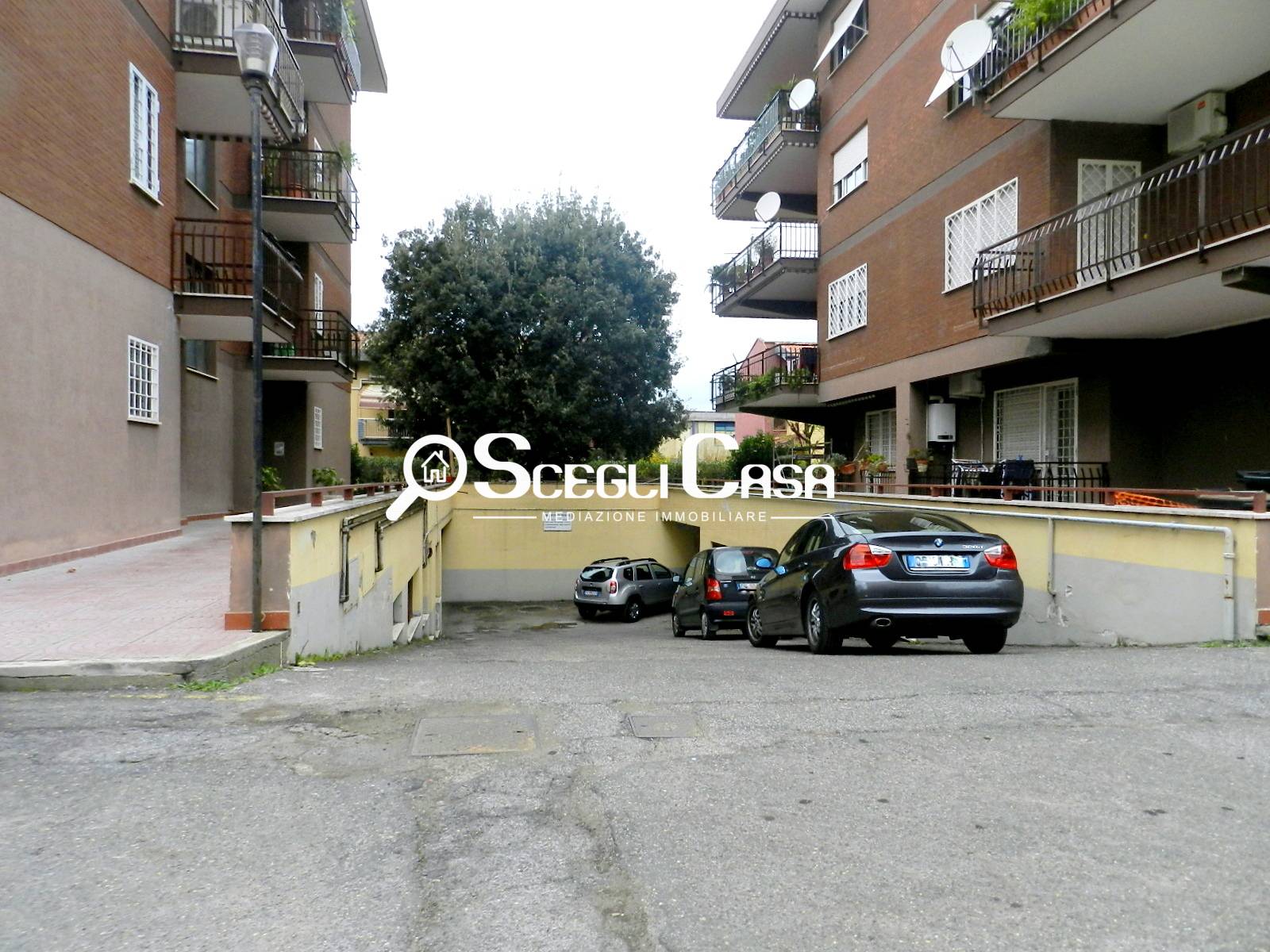 Box auto - Posto auto ROMA vendita  Morena  ScegliCasa Roma Appio Latino