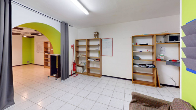 Locale commerciale in vendita