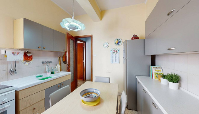 >5 locali in vendita