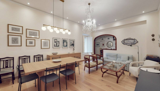 >5 locali in vendita