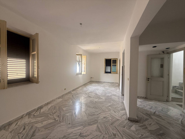 Stabile/Palazzo in vendita