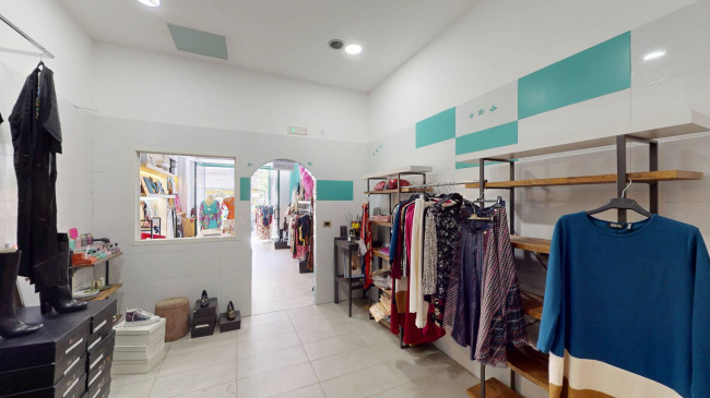 Locale commerciale in affitto
