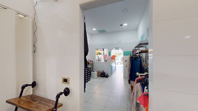 Locale commerciale in affitto