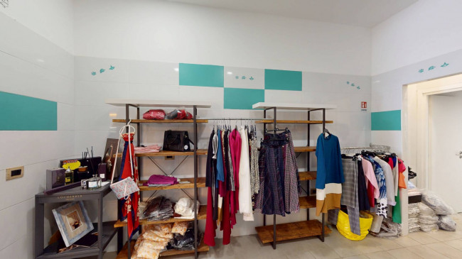 Locale commerciale in affitto