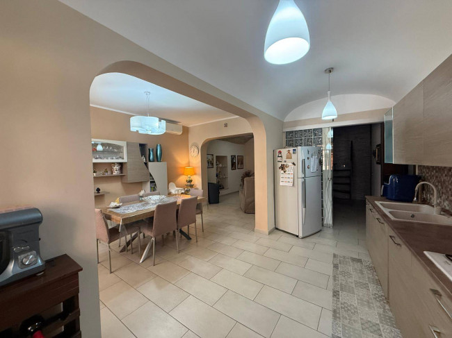 Stabile/Palazzo in vendita