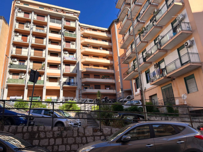 >5 locali in vendita