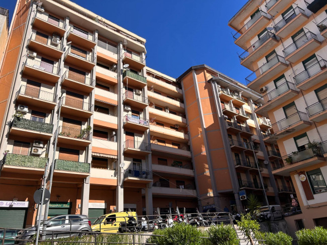 >5 locali in vendita