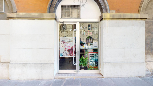 Locale commerciale in vendita