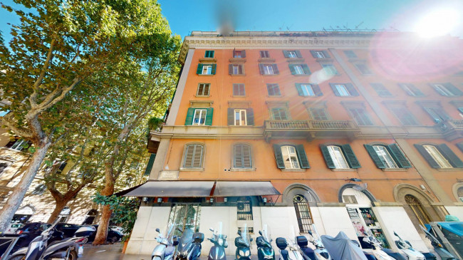 Locale commerciale in vendita
