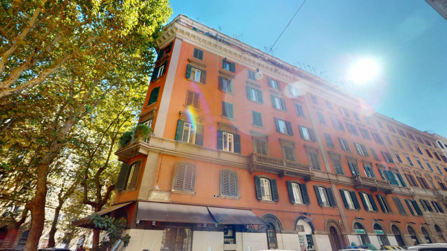 Locale commerciale in vendita