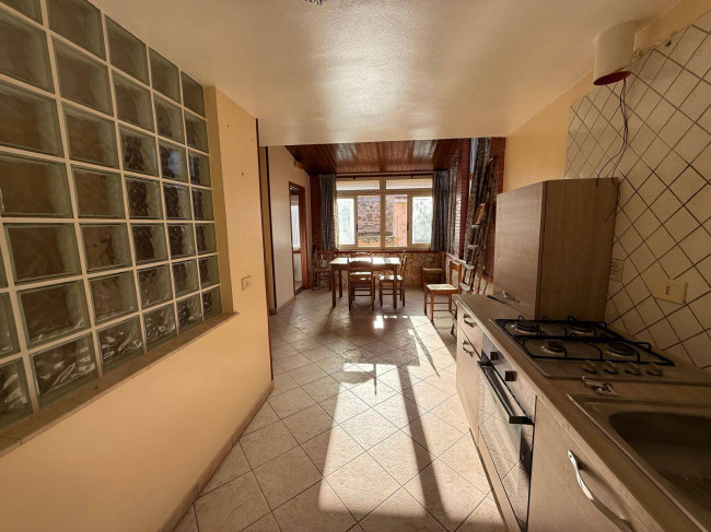 Stabile/Palazzo in affitto