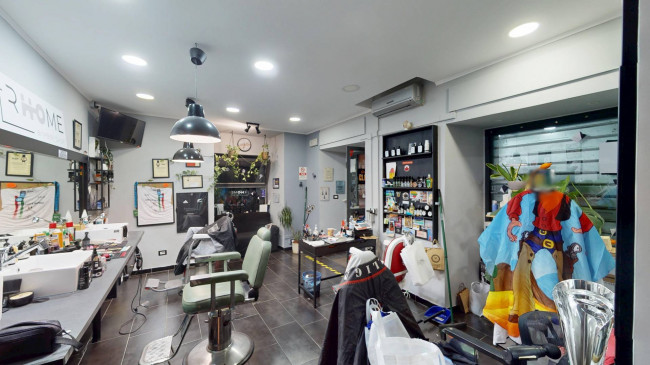 Locale commerciale in vendita