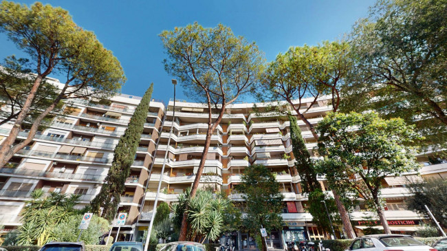 Locale commerciale in vendita
