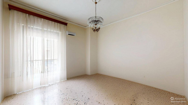 >5 locali in vendita