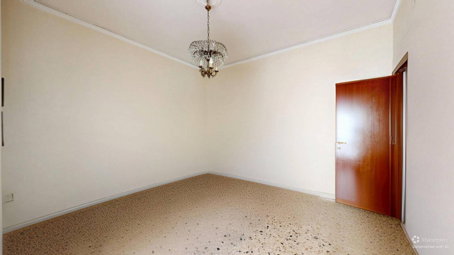 >5 locali in vendita