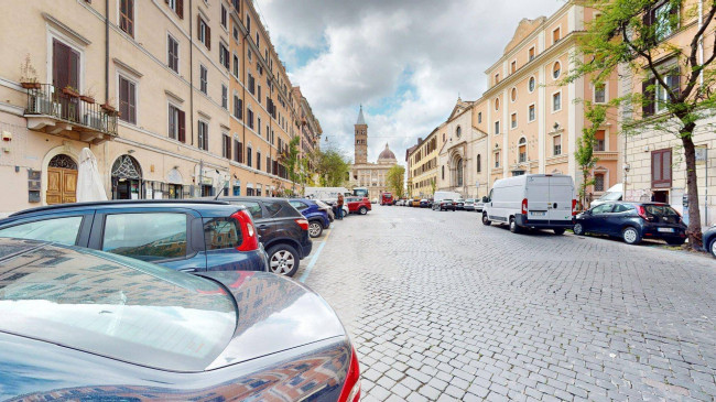 Locale commerciale in affitto