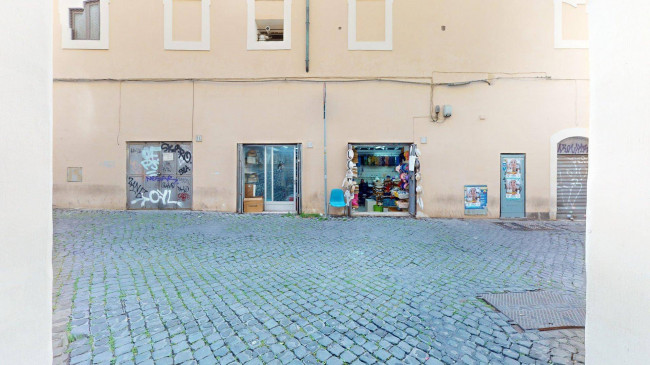 Locale commerciale in affitto