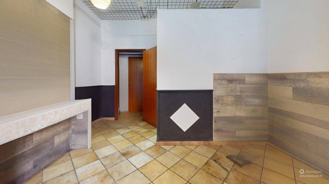 Locale commerciale in affitto