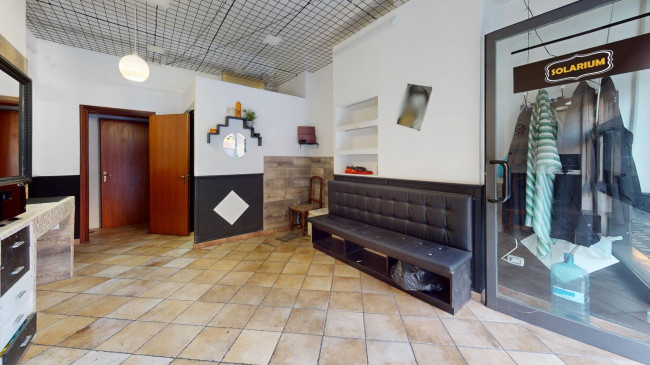 Locale commerciale in affitto