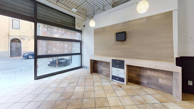 Locale commerciale in affitto