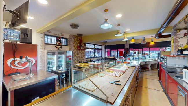 Attività commerciale in vendita