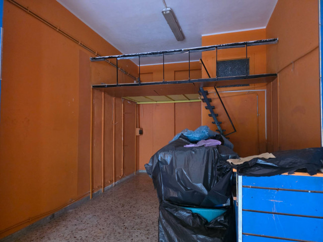 Locale commerciale in vendita