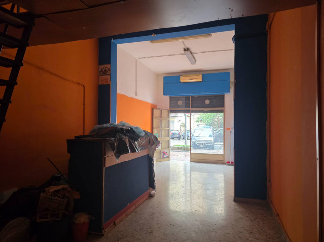 Locale commerciale in vendita