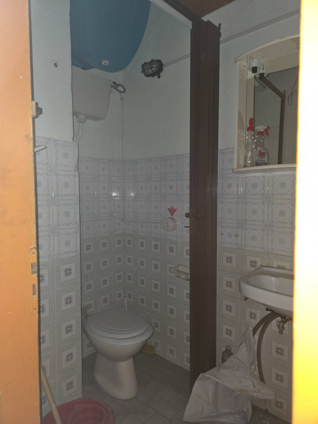 Locale commerciale in vendita