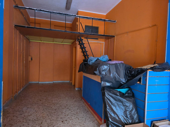 Locale commerciale in vendita