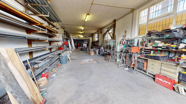 Locale commerciale in affitto