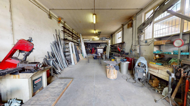 Locale commerciale in affitto