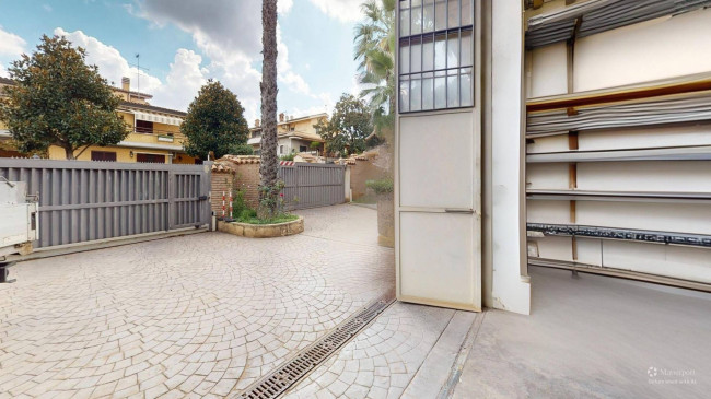 Locale commerciale in affitto