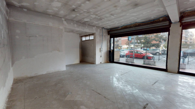 Locale commerciale in vendita