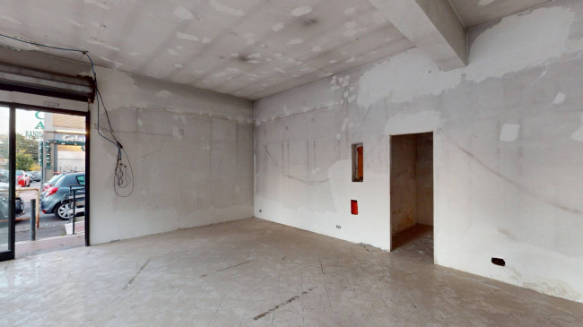 Locale commerciale in vendita