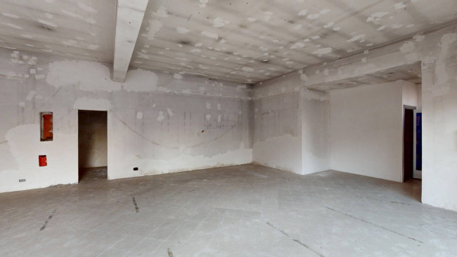 Locale commerciale in vendita