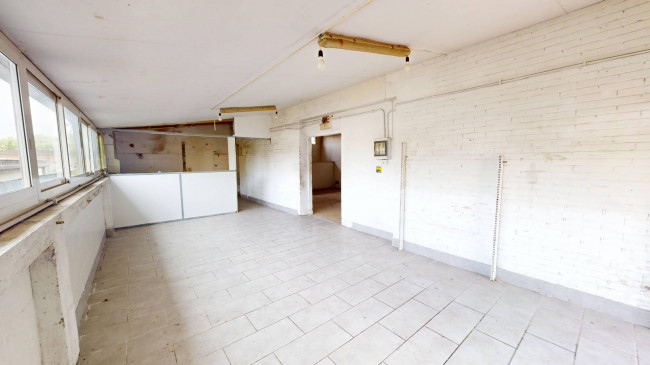 Locale commerciale in vendita