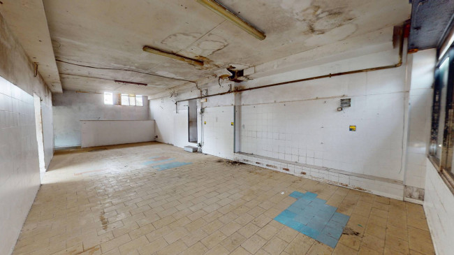 Locale commerciale in vendita